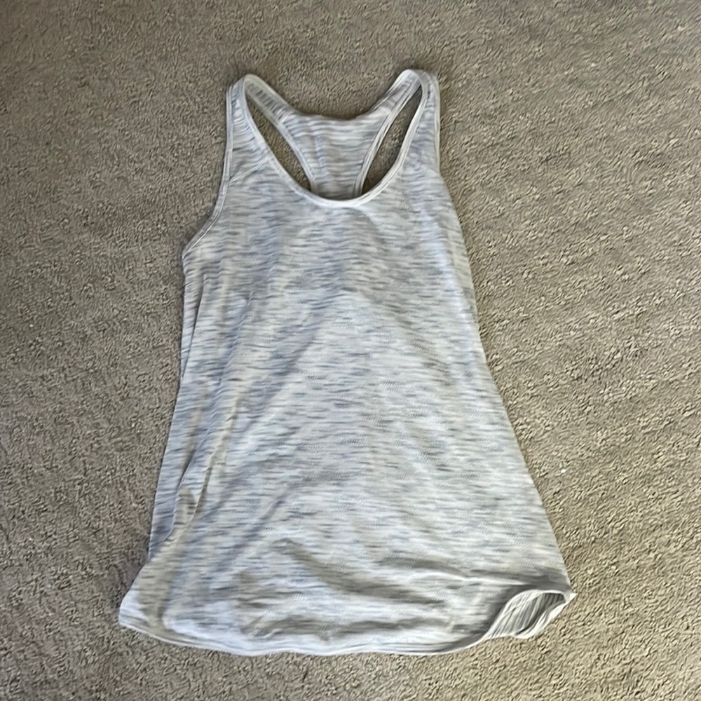 grey and white Lululemon tank top